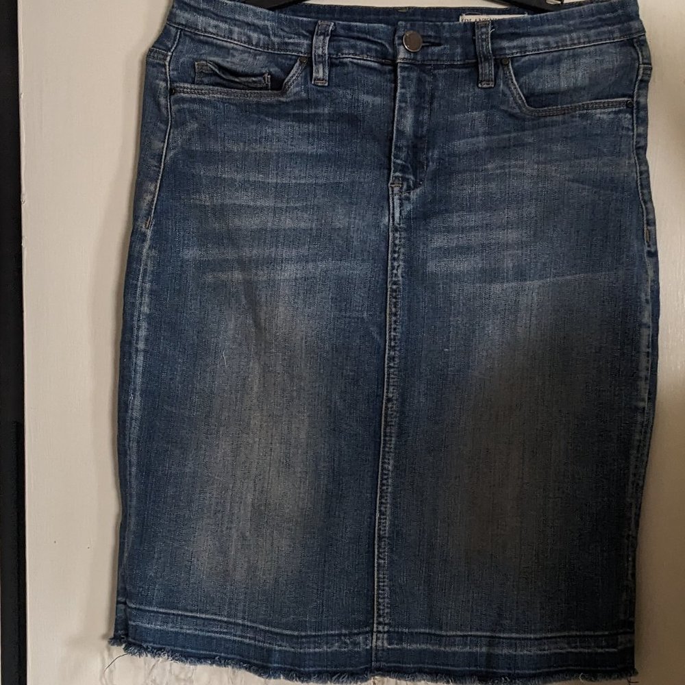 Blank NYC Faithful pencil skirt with raw hem, size 29. Washed dark blue.